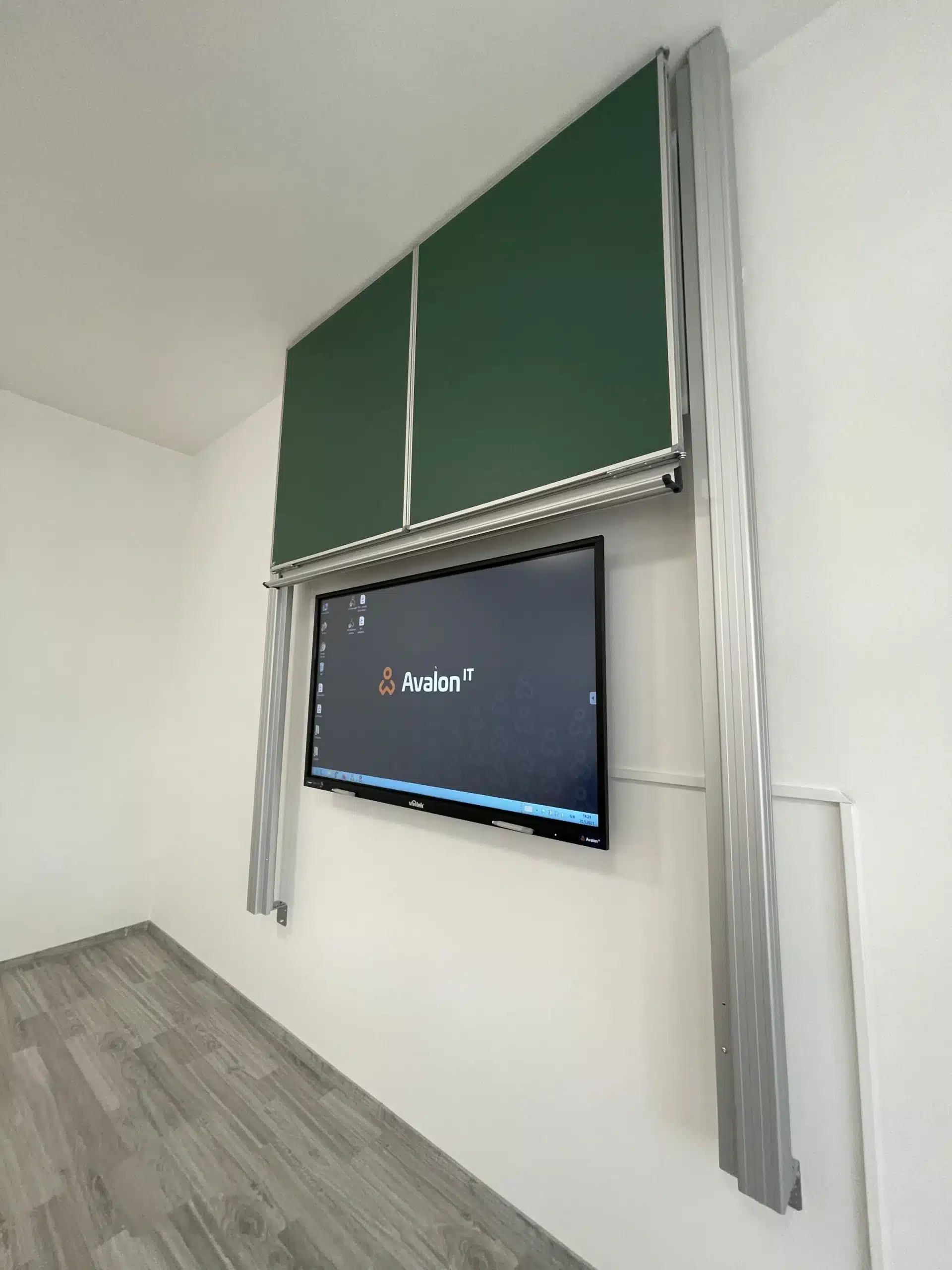 Interaktívny monitor AIT 75" s androidom 13