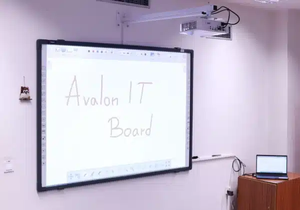 Sada interaktívnej tabule activ AIT a Vivitek projektora 23