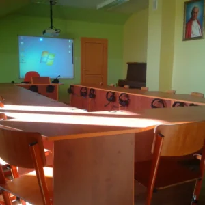 Sada ergonomických stolov pre učebňu 15