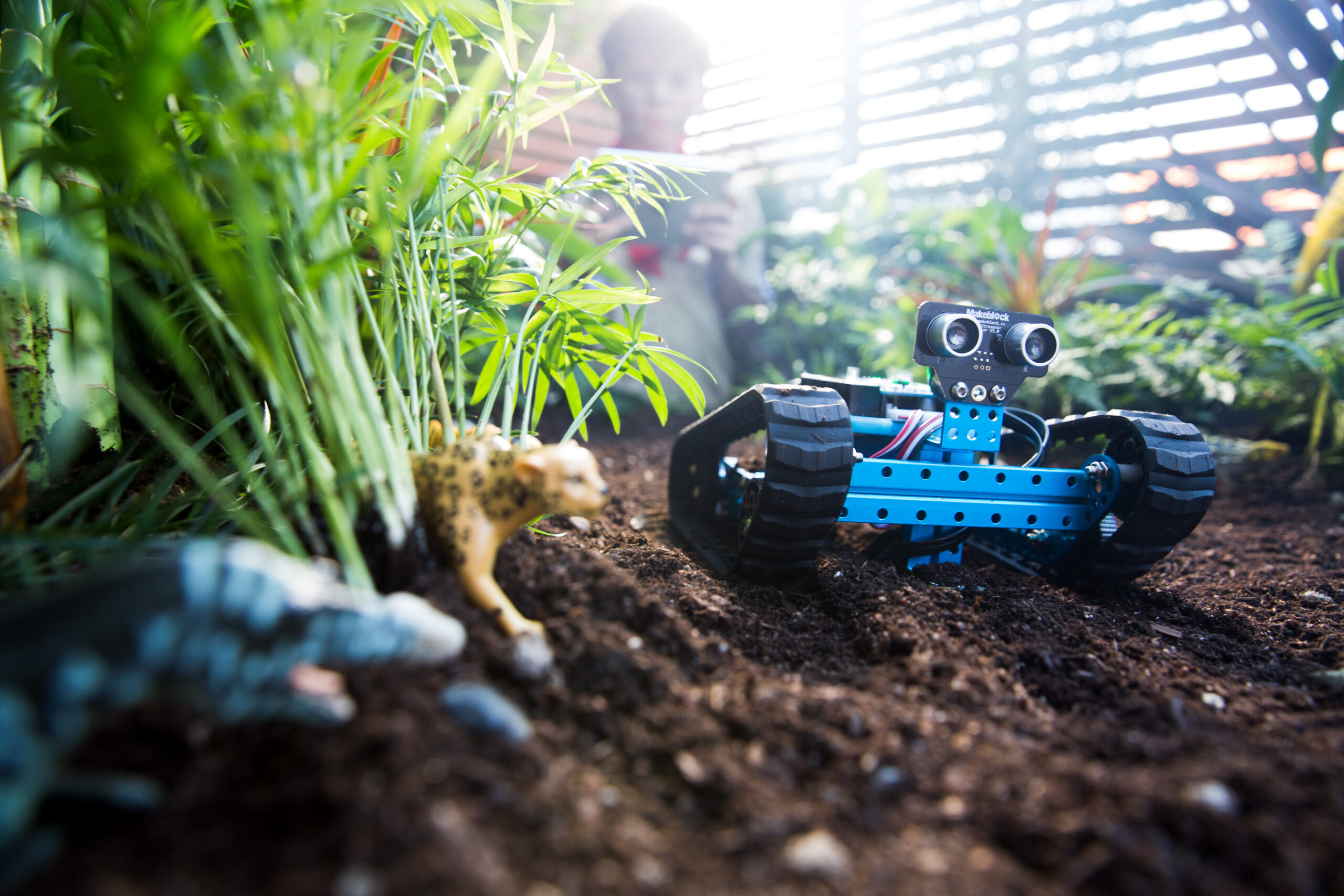 Programovateľný robot mBot Ranger 32